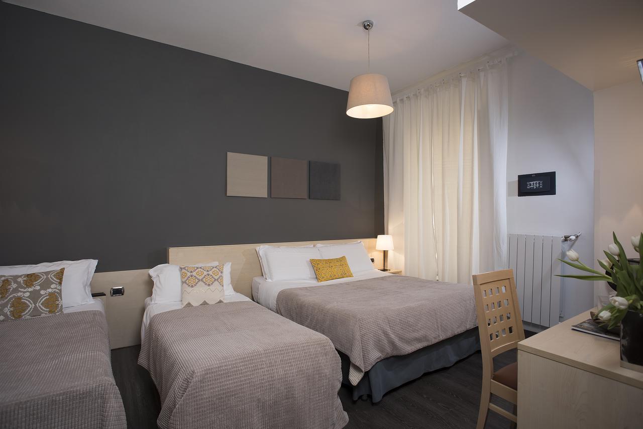 111 Coladirienzo - By Ad 2* Roma